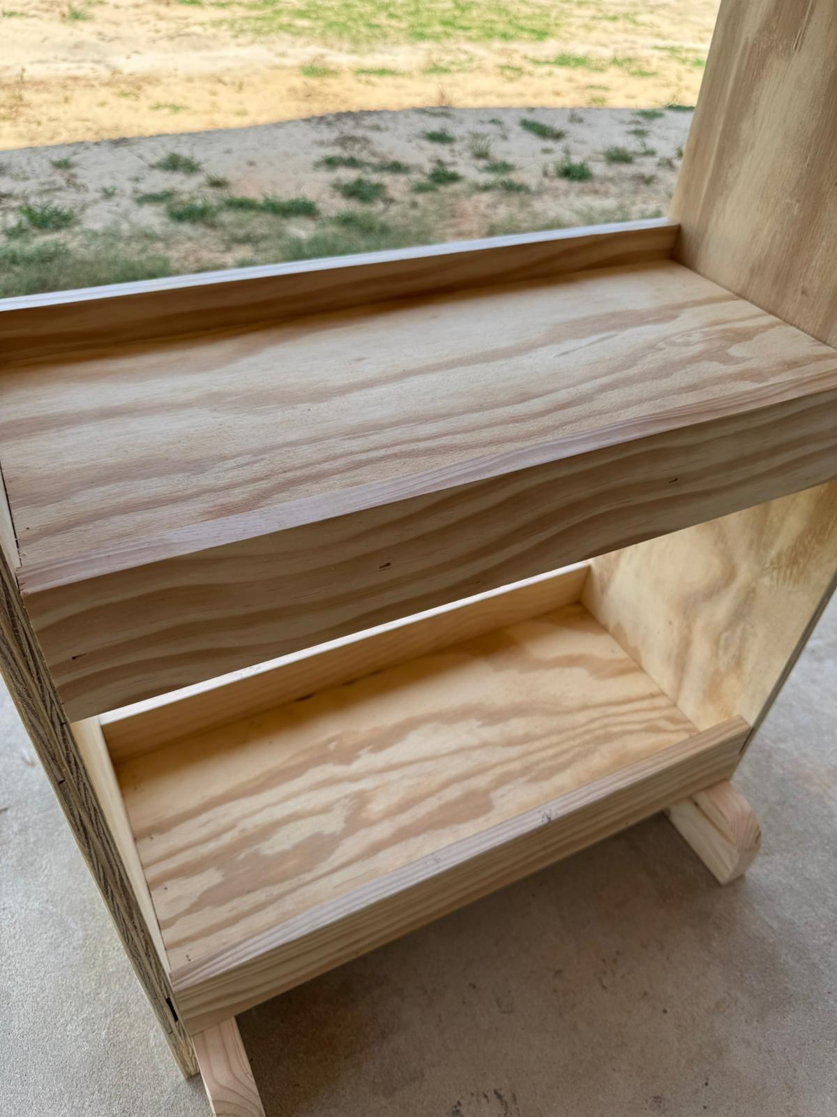 Saddle Stand - Angled view